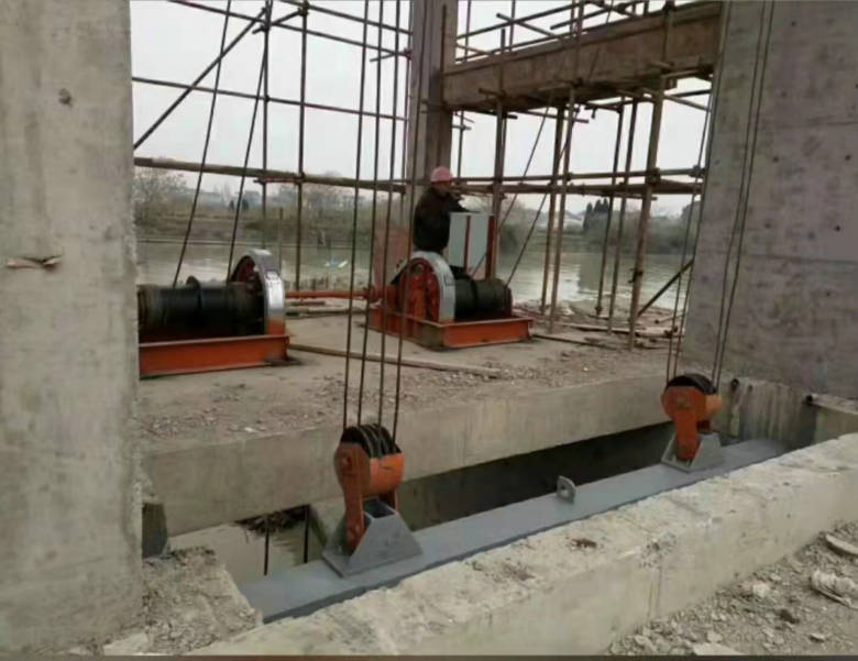 ���̰���